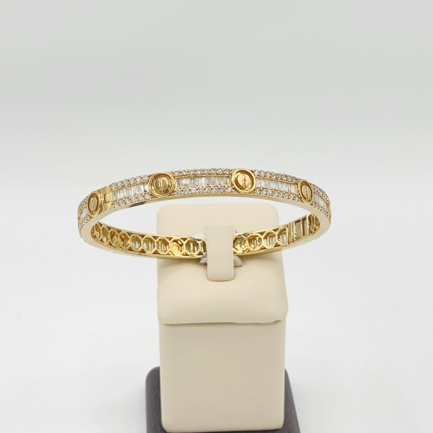 10K Yellow Gold Bangle 6.47CT Diamond