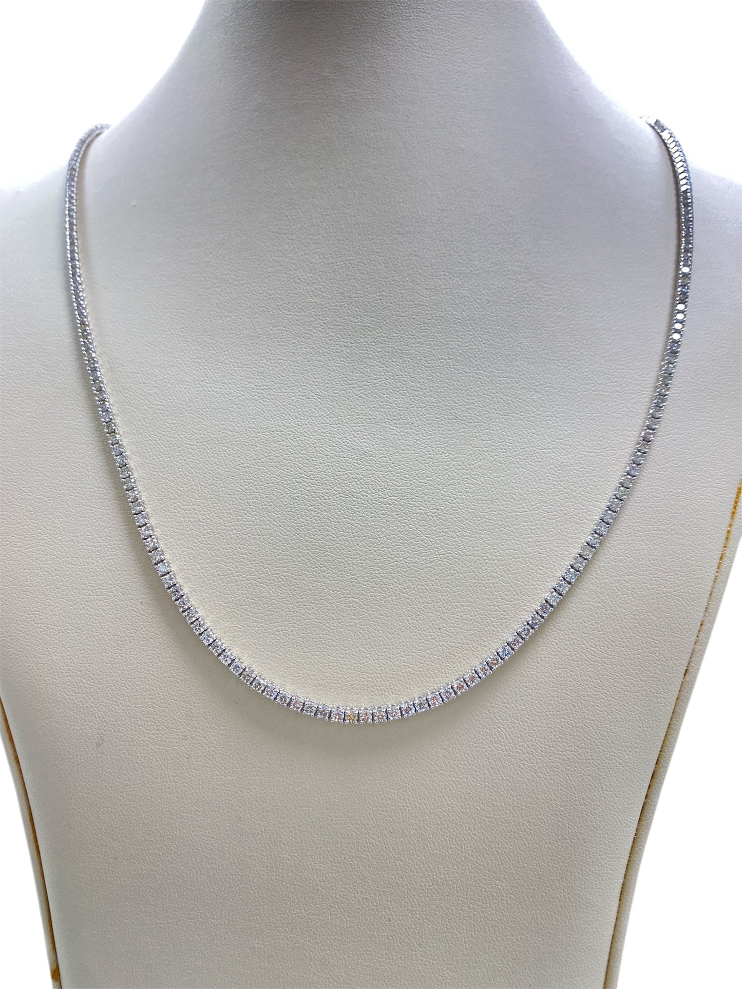 14K White Gold Tennis Necklace with 10.18Ct Diamonds