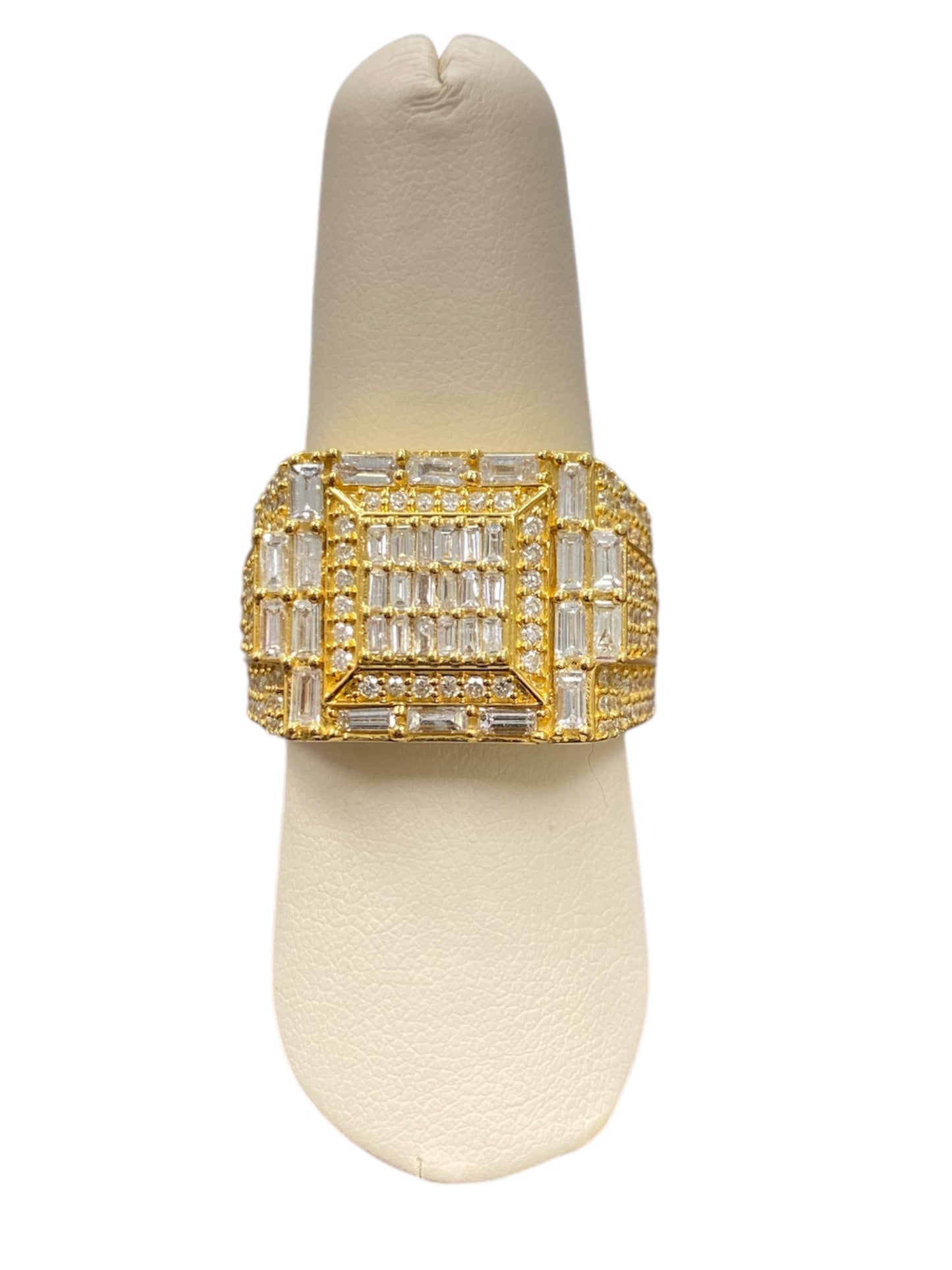 10K Yellow Gold Ring with 2.79Ct Diamonds.