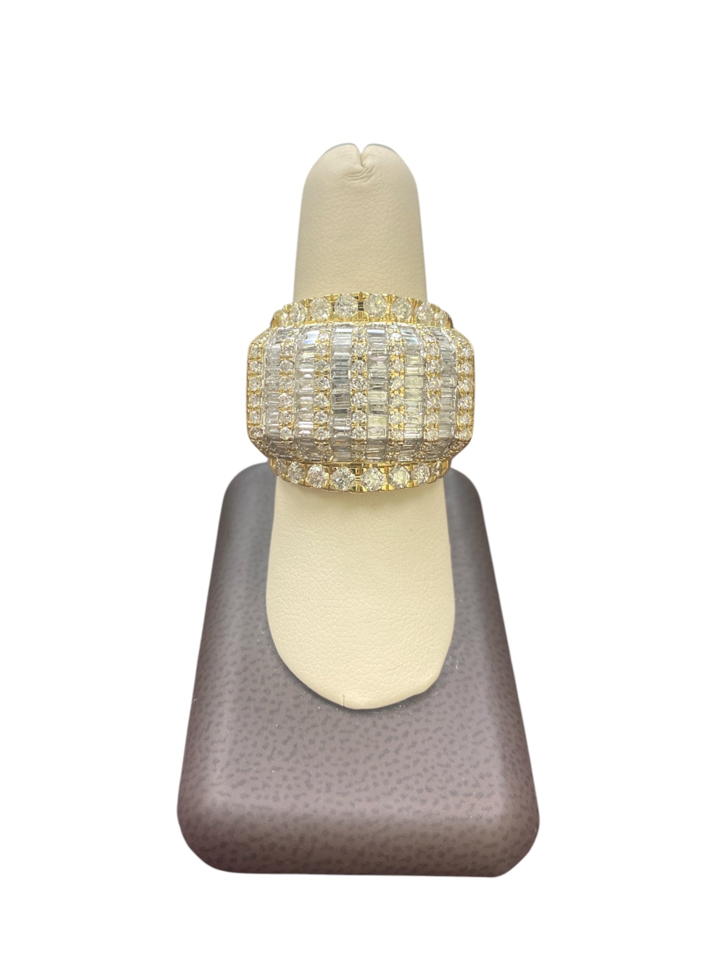 10K Yellow Gold Men’s Ring with 3.55Ct Diamonds.