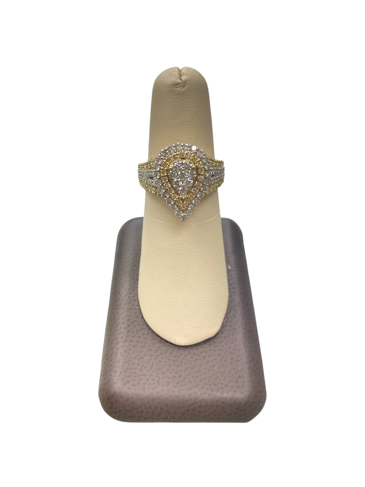 10K Yellow Gold Ring with 1.81Ct Diamonds.