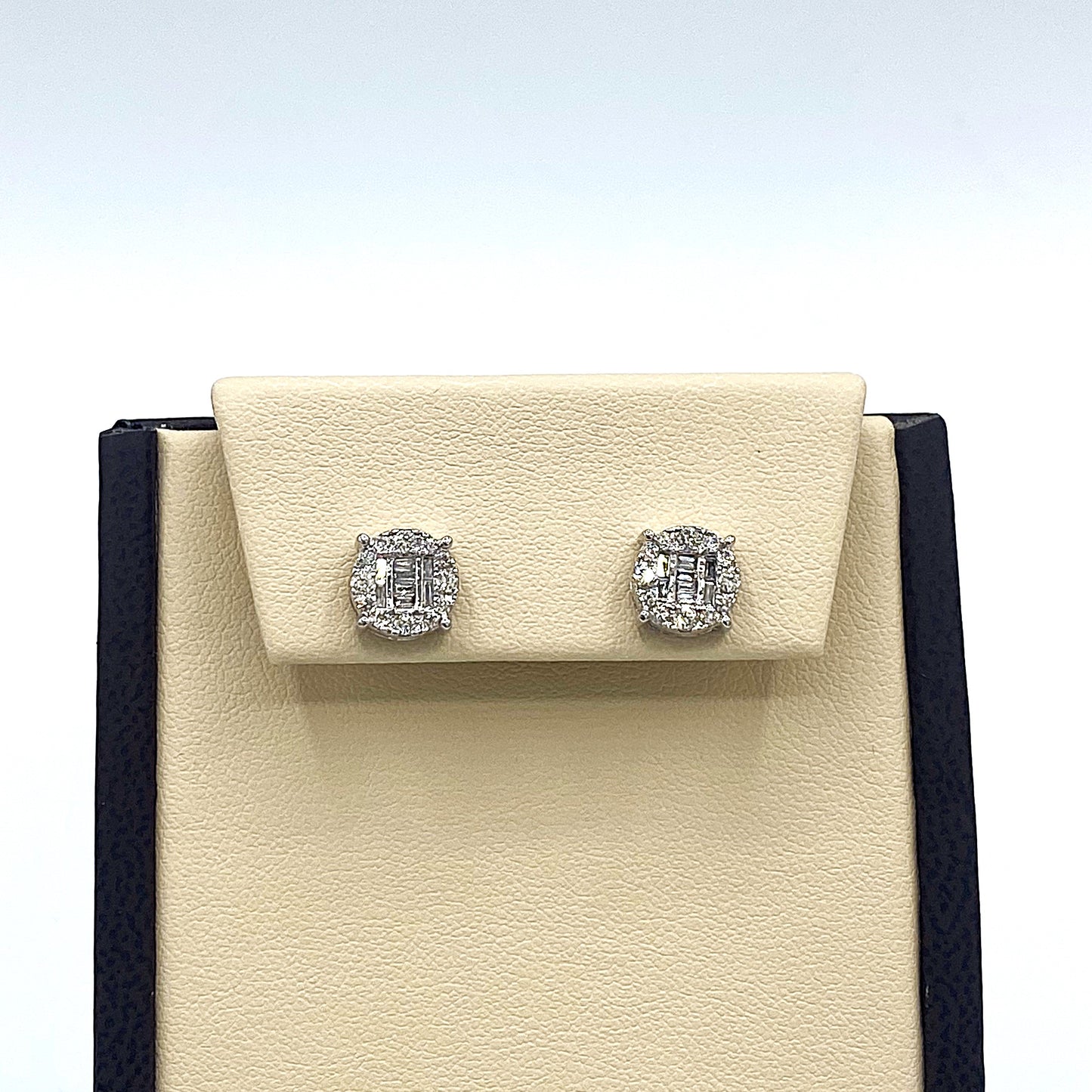 10K White Gold Men's Earring 0.55CT Diamonds