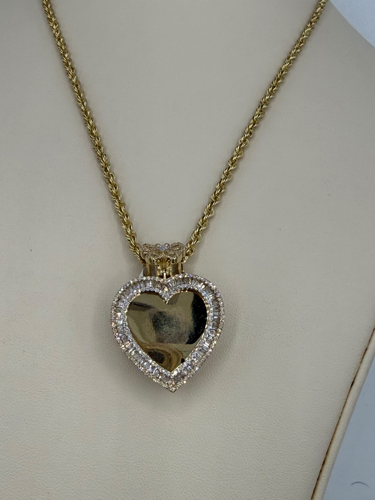 10K Heart Pendant 1.35CT Natural Diamond with 10K Rope Chain (18-22IN)